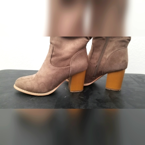 Over the knee Boots - Picture 3 of 3